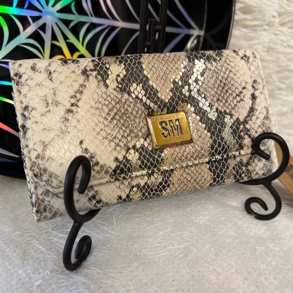 🐍🖤NWT-STEVE MADDEN SNAKESKIN METALLIC BEAUTIFUL WALLET🐍🖤 - Picture 8 of 12